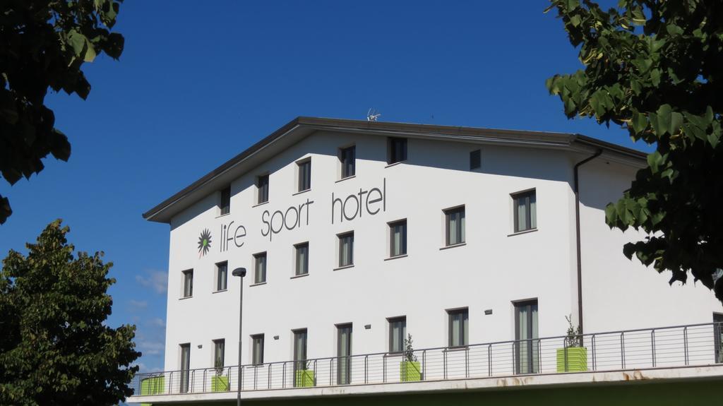 Life Sport Hotel Mentana Extérieur photo